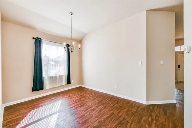 $2,400 | 7201 Valentine Lane, Pearland, TX 77584