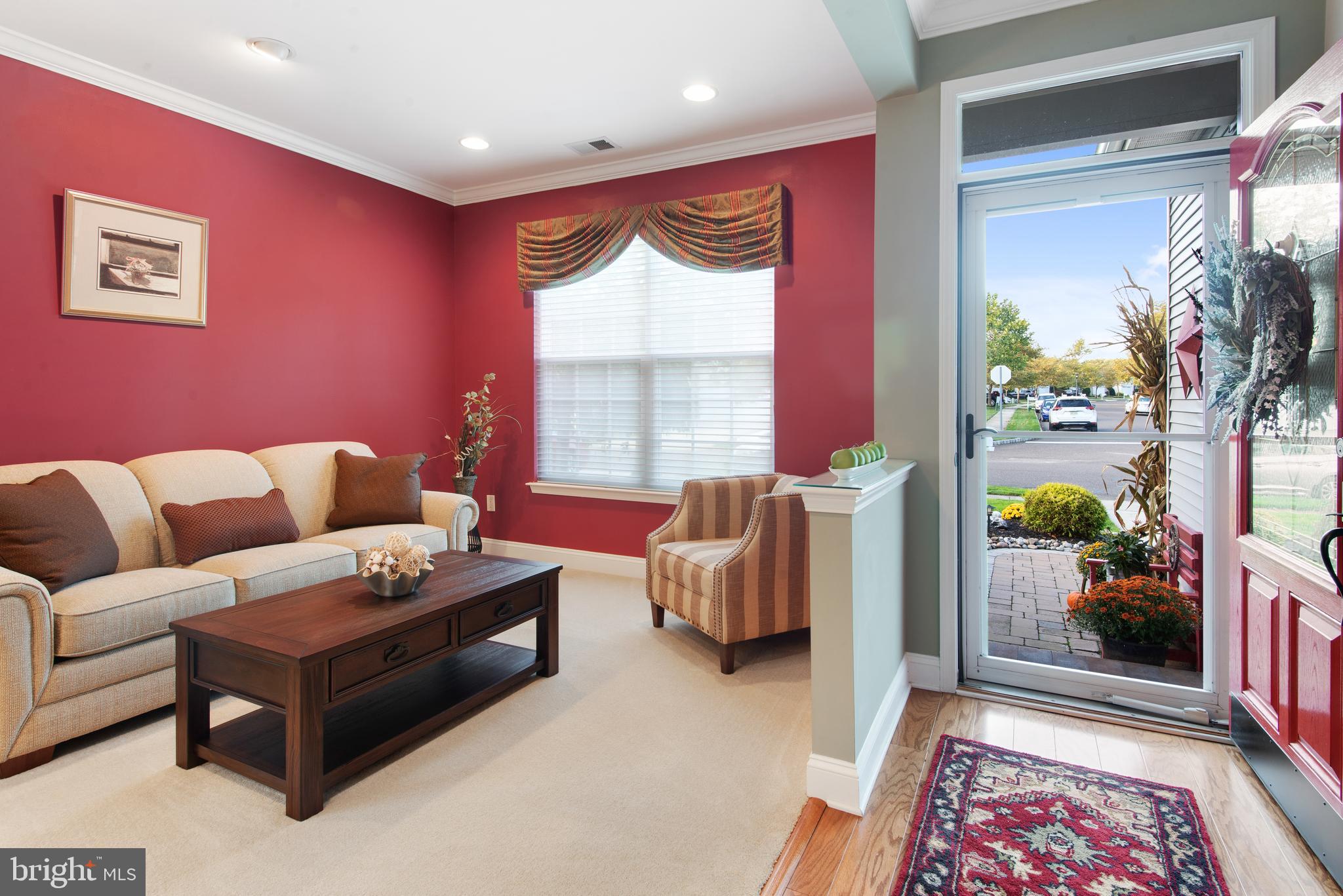 Enter to the Living room  with crown molding