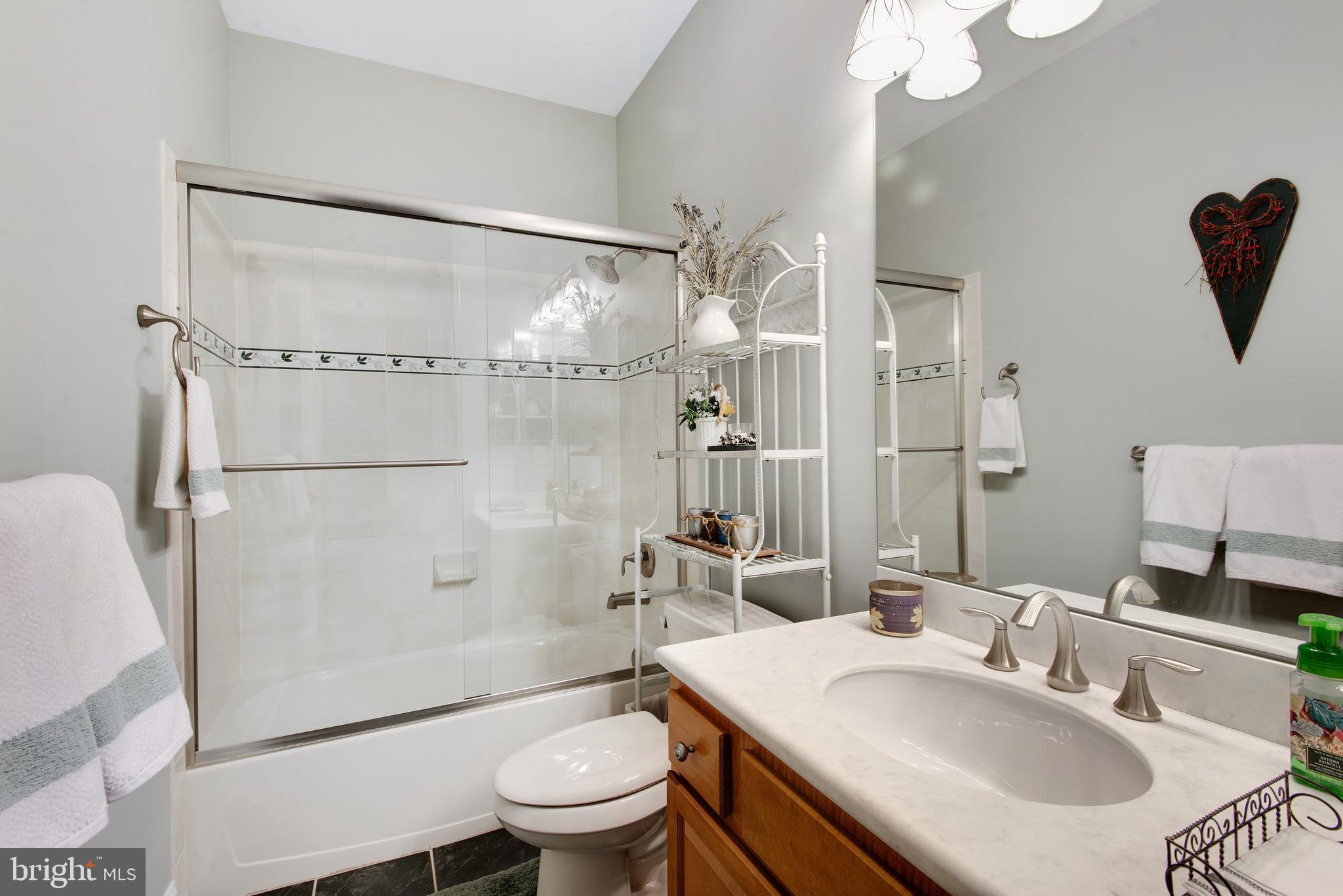 140 Somerfield Road Swedesboro, NJ 08085 - Photo 23 of 40 Main tiled bath with new Corian vanity top