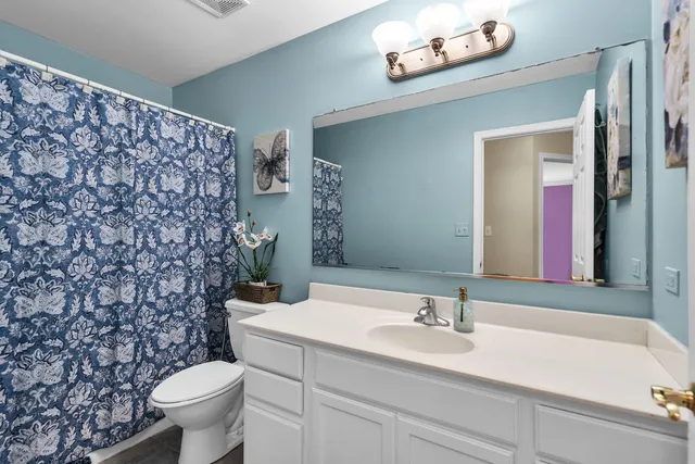 $587,000 | 240 Hearthstone Drive, Bartlett, IL 60103