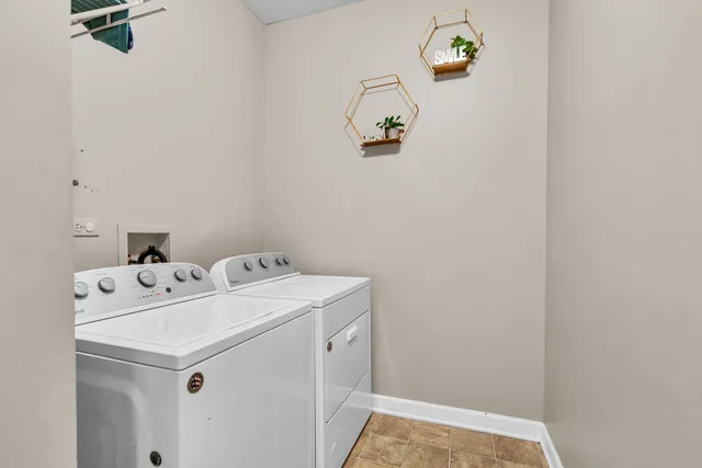 $587,000 | 240 Hearthstone Drive, Bartlett, IL 60103