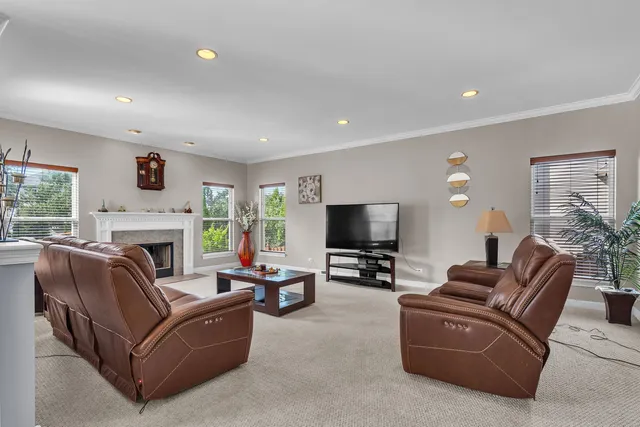 $587,000 | 240 Hearthstone Drive, Bartlett, IL 60103