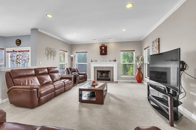 $587,000 | 240 Hearthstone Drive, Bartlett, IL 60103