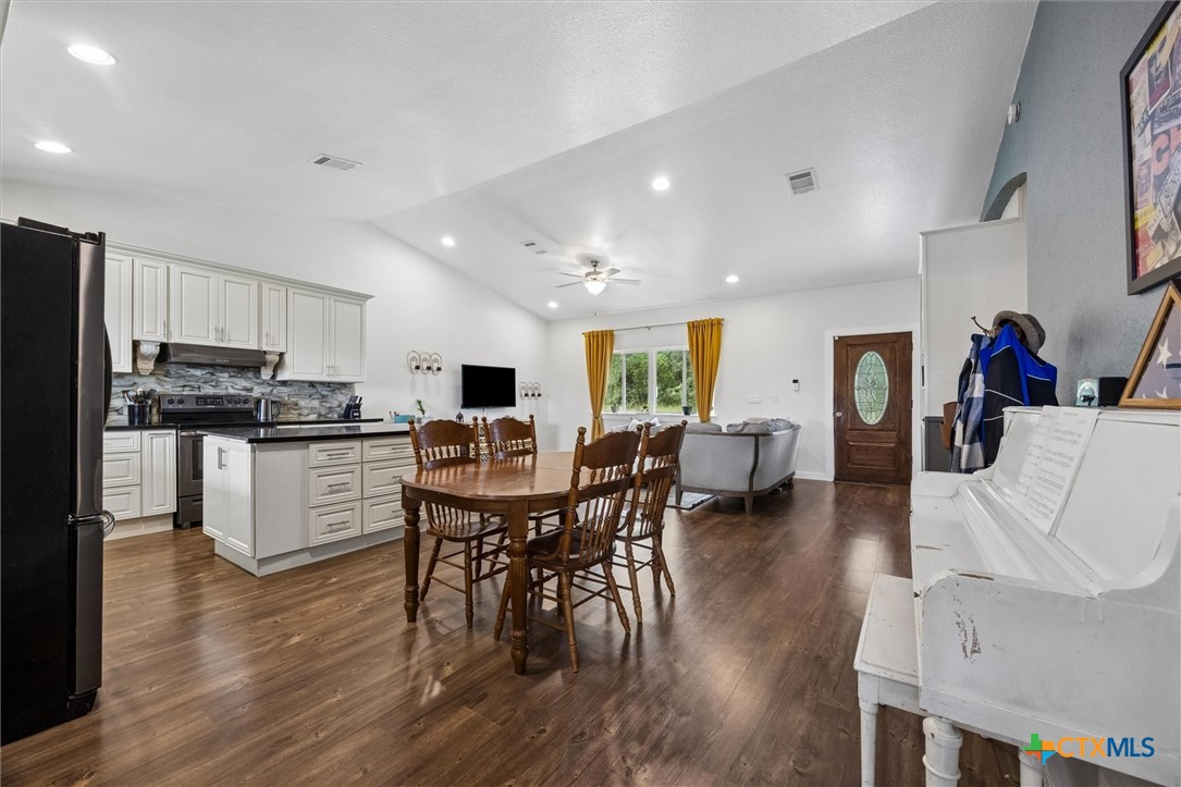 730 Spoke Hollow Road Lockhart, TX 78644 - Photo 8 of 41 DINING ROOM