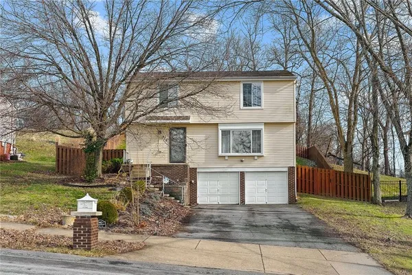 $294,900 | 428 Scottsdale Drive, Coraopolis, PA 15108