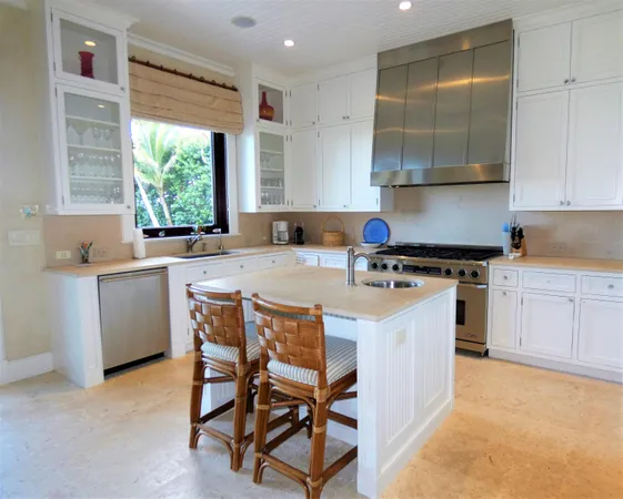 $70,000 | 521 South Beach Road, Jupiter Island, FL 33455