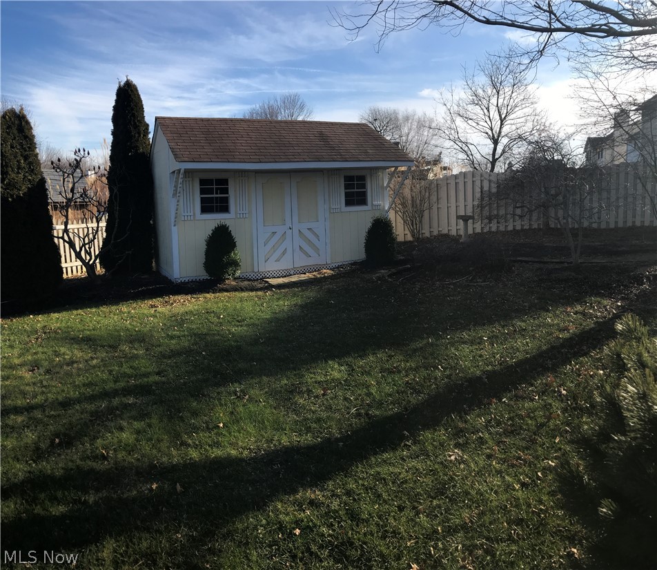 5933 Oak Point Road Lorain, OH 44053 - Photo 4 of 30 Gallery Image 4