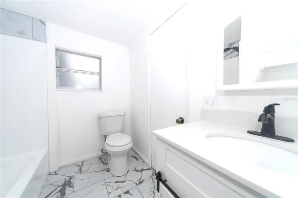 $1,300 | 620 25th Street West, Bradenton, FL 34205
