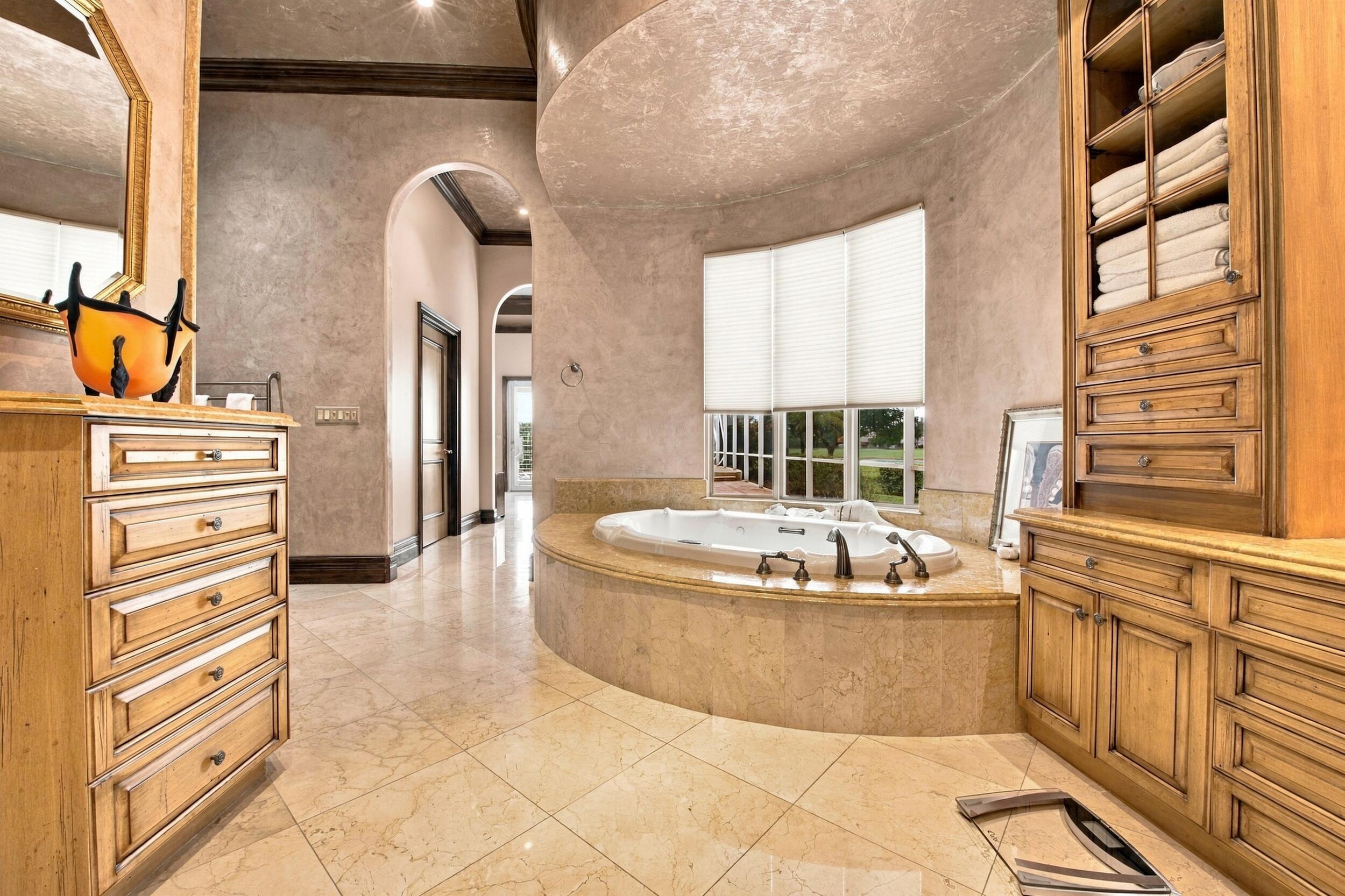 21733 Old Bridge Trail Boca Raton, FL 33428 - Photo 21 of 43 Master Bath Tub