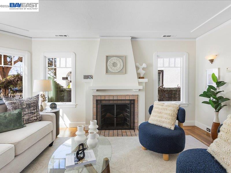 321 Central Avenue Alameda, CA 94501 - Photo 9 of 53