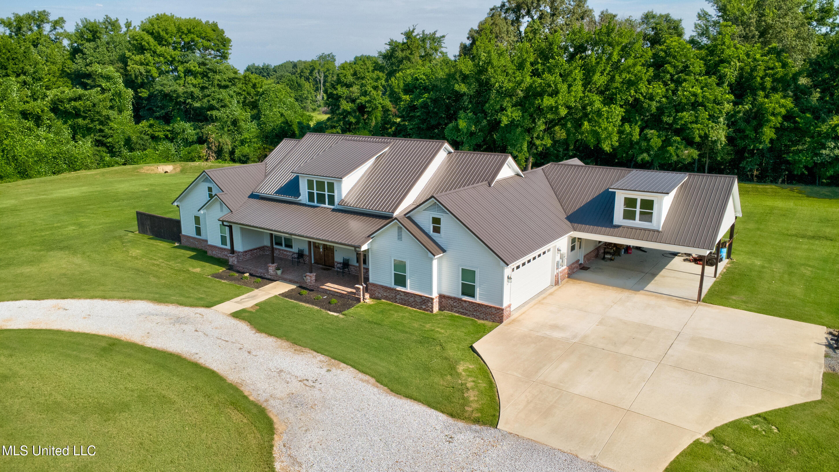 7100 County Line Road Coldwater, MS 38618 - Photo 35 of 36 35_drone-3
