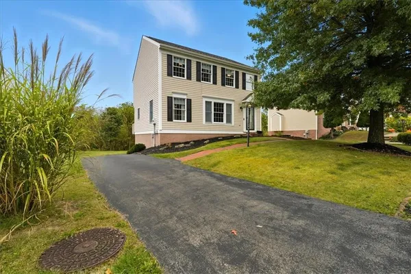 $3,000 | 322 Bridlewood Court, Canonsburg, PA 15317
