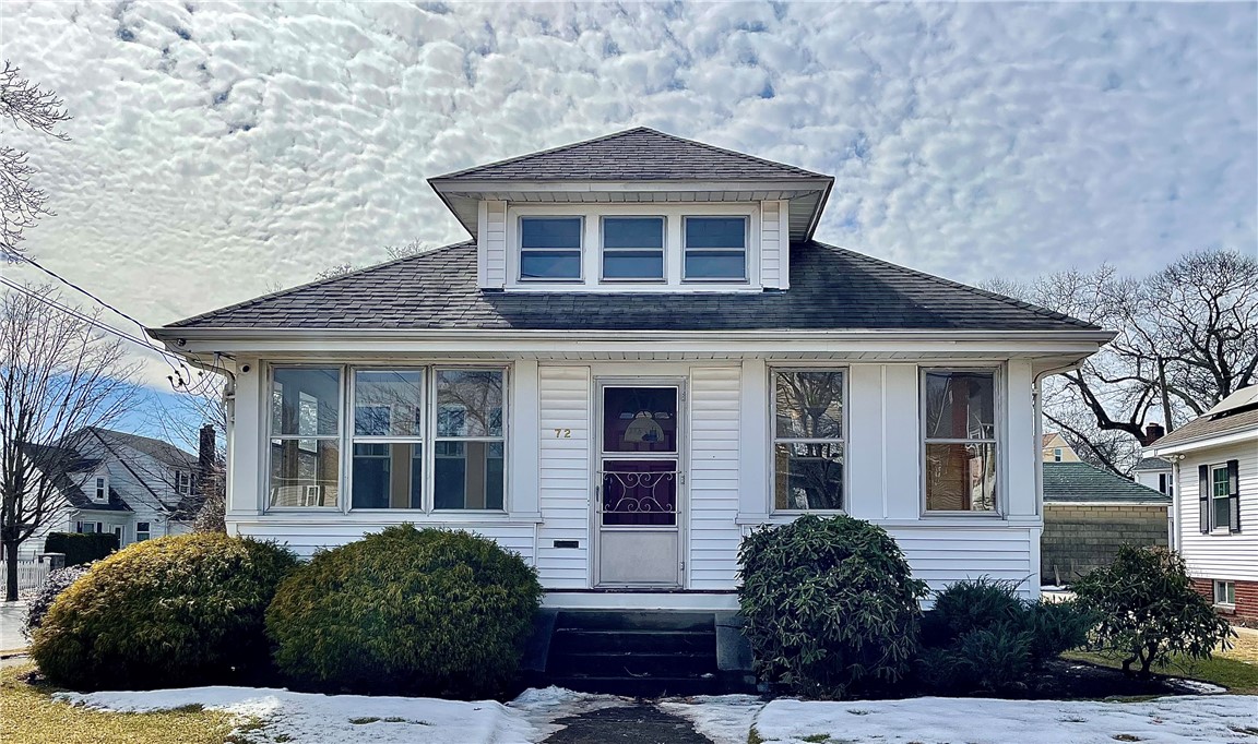 72 Riverfarm Road Cranston, RI 02910 - Photo 3 of 21