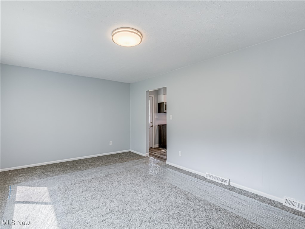 3667 Morrow Road Kent, OH 44240 - Photo 6 of 14 Large Living Room entry way to the Kitchen