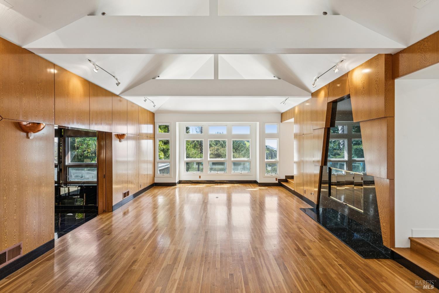 95 Spring Lane Tiburon, CA 94920 - Photo 9 of 60