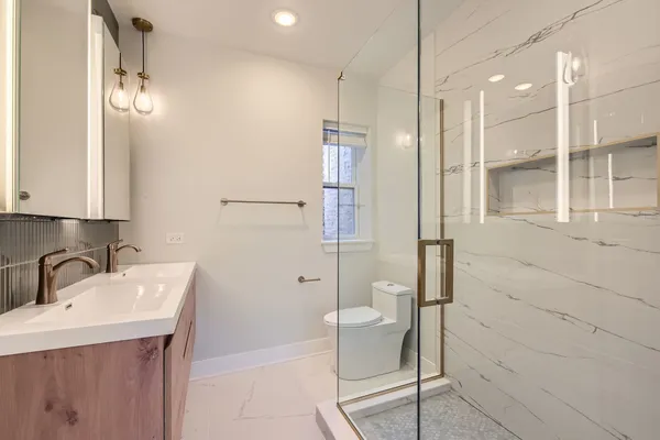 $3,600 | 5014 North Rockwell Street, Unit 1N, Chicago, IL 60625