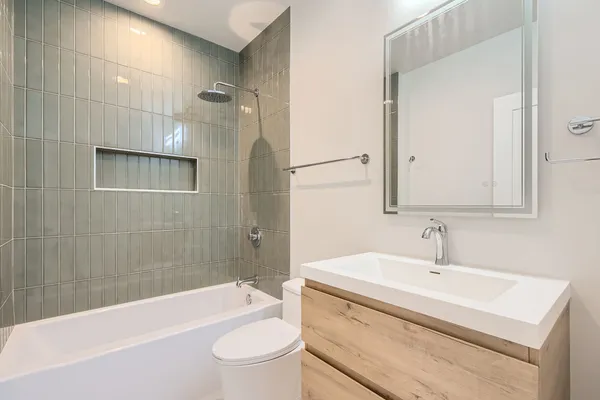 $3,600 | 5014 North Rockwell Street, Unit 1N, Chicago, IL 60625