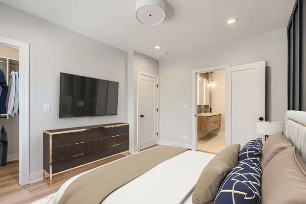 $3,600 | 5014 North Rockwell Street, Unit 1N, Chicago, IL 60625