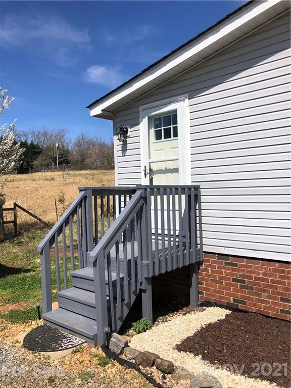 5412 Johnson Bridge Road Hickory, NC 28602 - Photo 5 of 26 Gallery Image 5