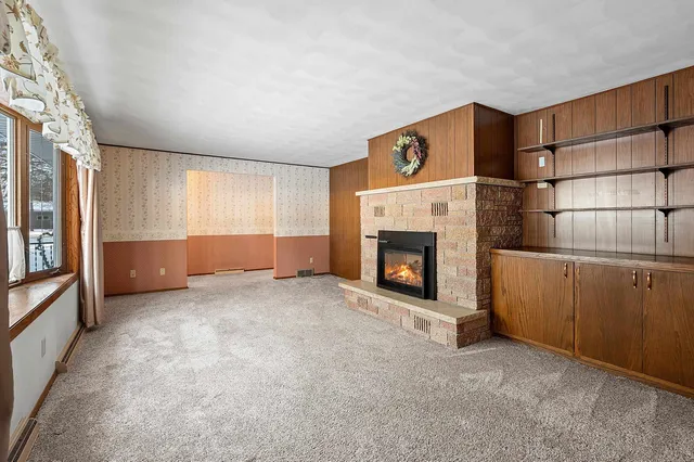 $340,000 | W6515 Greenville Drive, Greenville, WI 54942