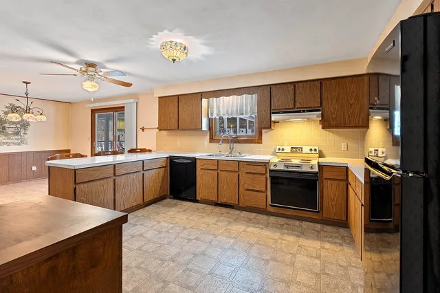 $340,000 | W6515 Greenville Drive, Greenville, WI 54942