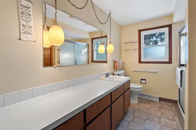 $340,000 | W6515 Greenville Drive, Greenville, WI 54942