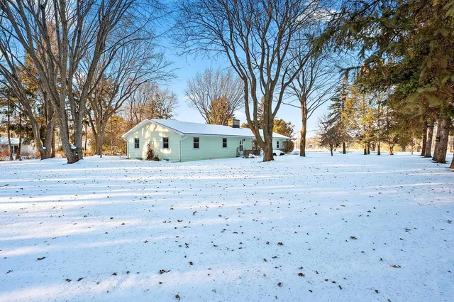 $340,000 | W6515 Greenville Drive, Greenville, WI 54942