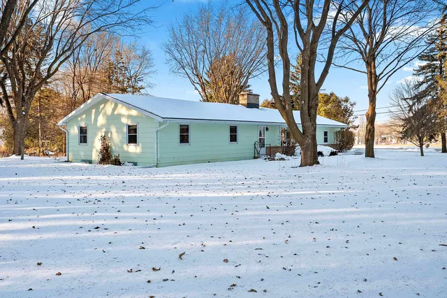 $340,000 | W6515 Greenville Drive, Greenville, WI 54942