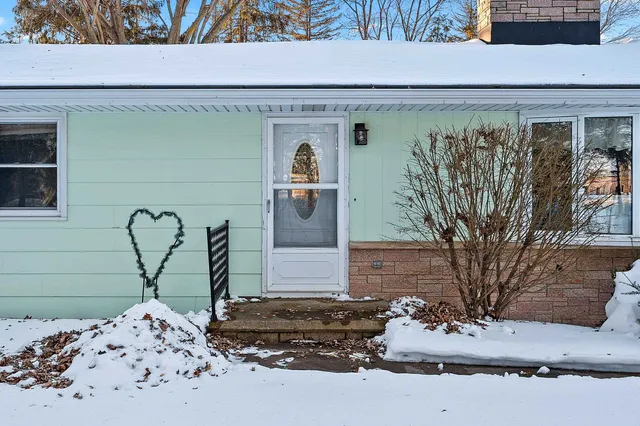 $340,000 | W6515 Greenville Drive, Greenville, WI 54942