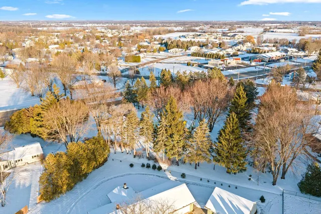 $340,000 | W6515 Greenville Drive, Greenville, WI 54942