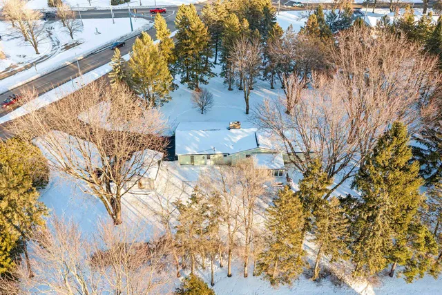 $340,000 | W6515 Greenville Drive, Greenville, WI 54942