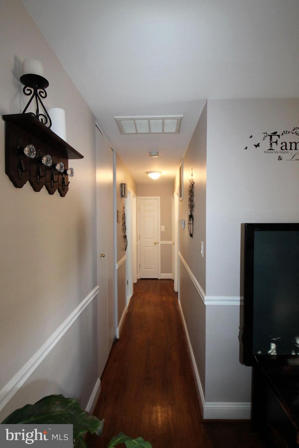 22 Manchester Road Pasadena, MD 21122 - Photo 6 of 21 Gallery Image 6
