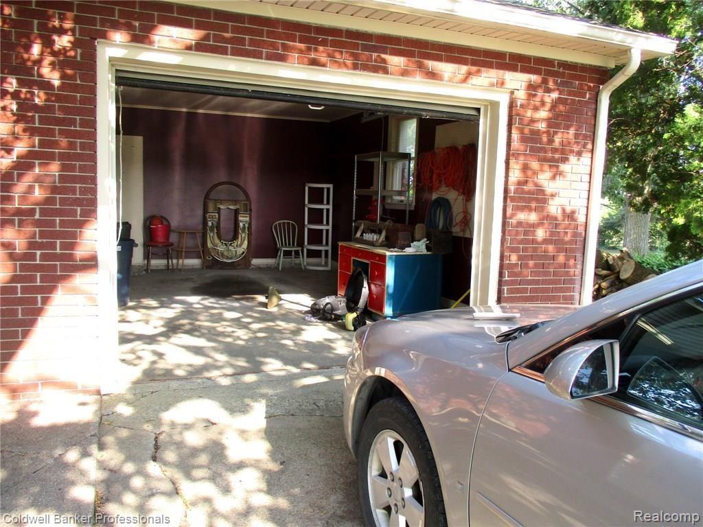 6697 South Durand Road Durand, MI 48429 - Photo 40 of 47 GARAGE.JPG