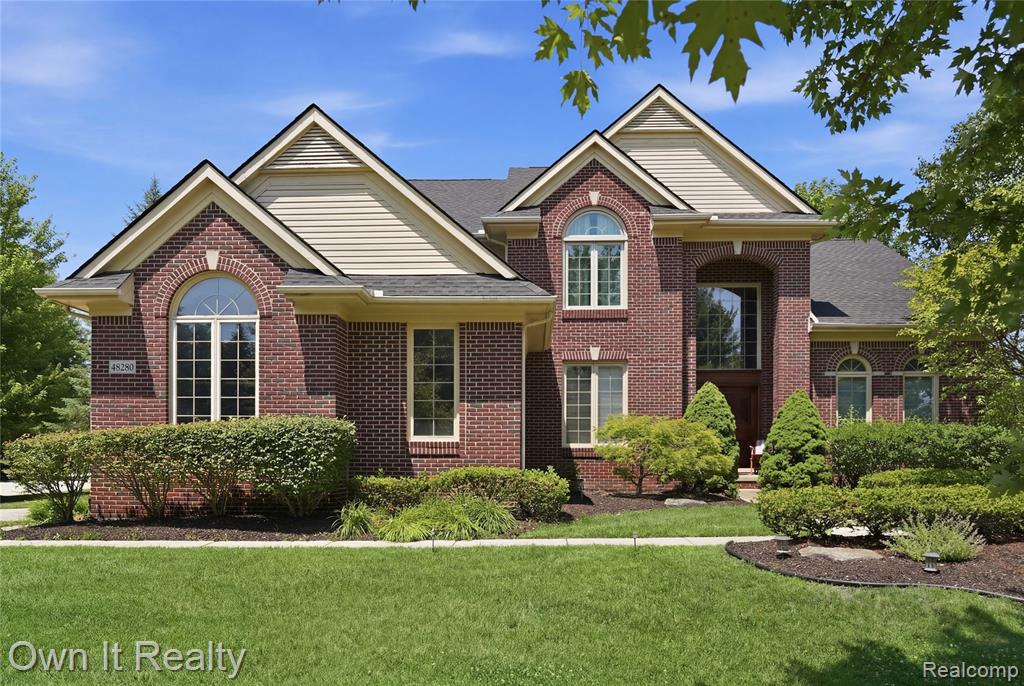 48280 Gladstone Road Canton, MI 48188 - Photo 1 of 59 Gallery Image 1