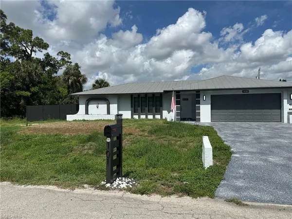 $3,200 | 101 Edward Avenue, Lehigh Acres, FL 33936