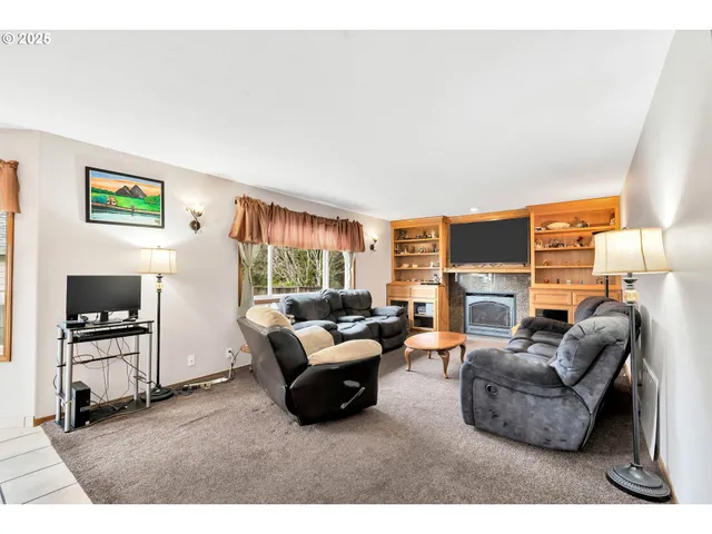 $699,995 | 2795 Northeast Lorie Drive, Hillsboro, OR 97124