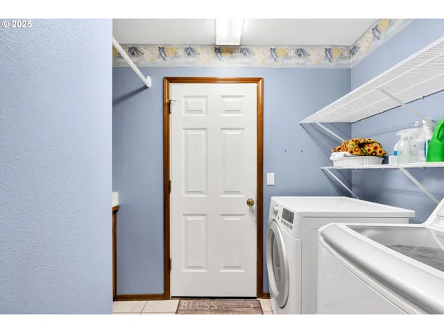 $699,995 | 2795 Northeast Lorie Drive, Hillsboro, OR 97124