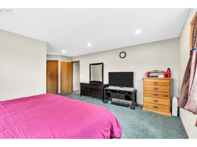 $699,995 | 2795 Northeast Lorie Drive, Hillsboro, OR 97124