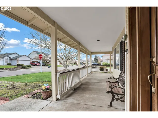 $699,995 | 2795 Northeast Lorie Drive, Hillsboro, OR 97124