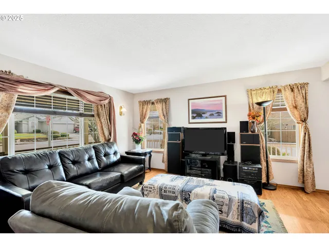 $699,995 | 2795 Northeast Lorie Drive, Hillsboro, OR 97124