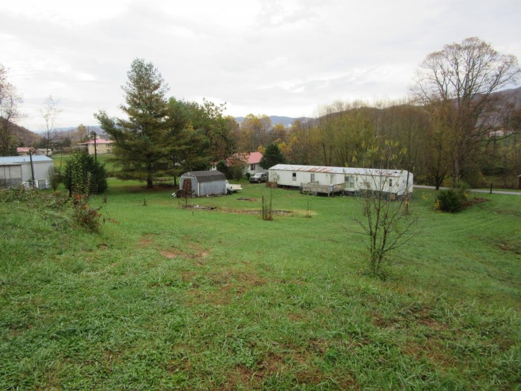 213 Ollie Collins Road Elizabethton, TN 37643 - Photo 8 of 11 Photo 8