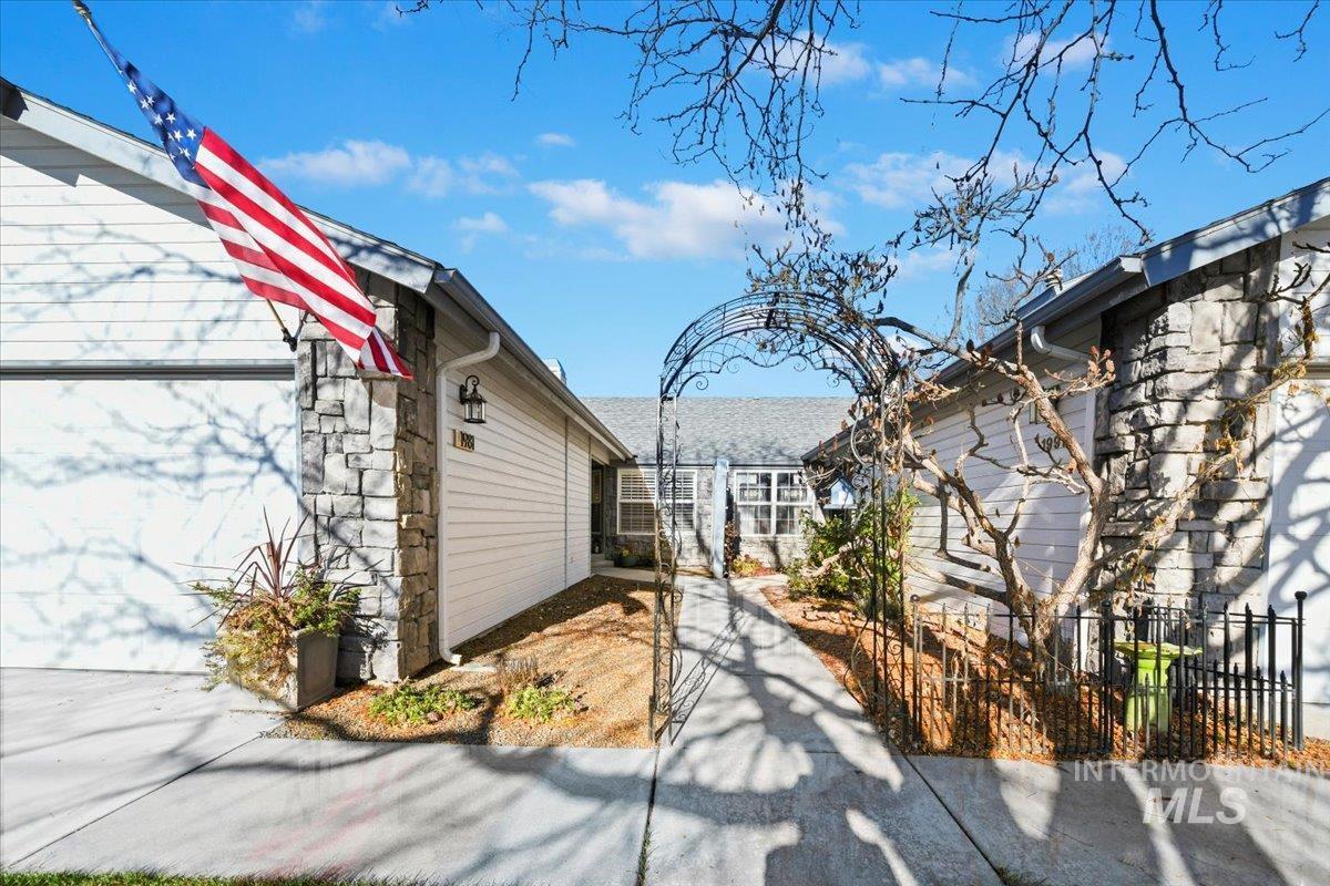 1981 North Interlachen Way Meridian, ID 83646 - Photo 3 of 24 View of home's exterior