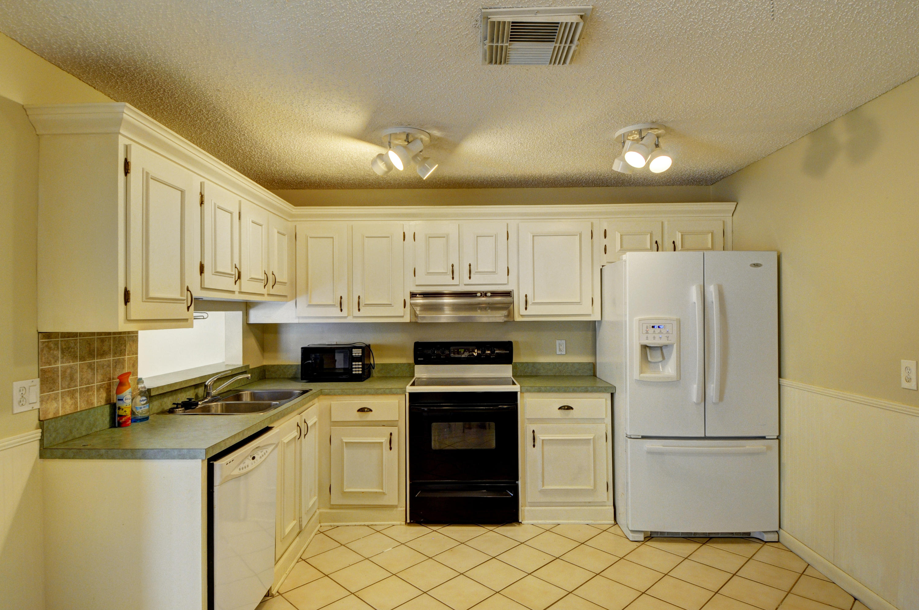 145 Banyan Circle Jupiter, FL 33458 - Photo 7 of 21 _SPS1099_100_101_102_103_104_105