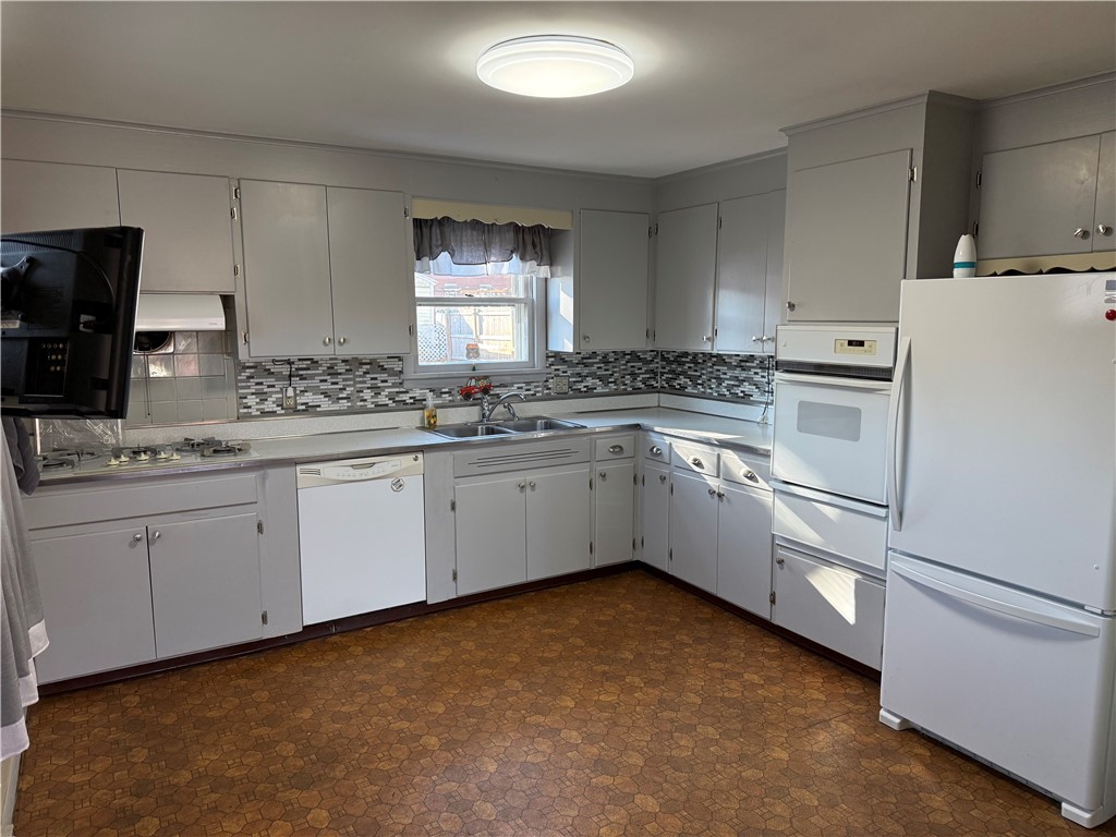 1145 Maple Street Rochester, NY 14611 - Photo 3 of 15