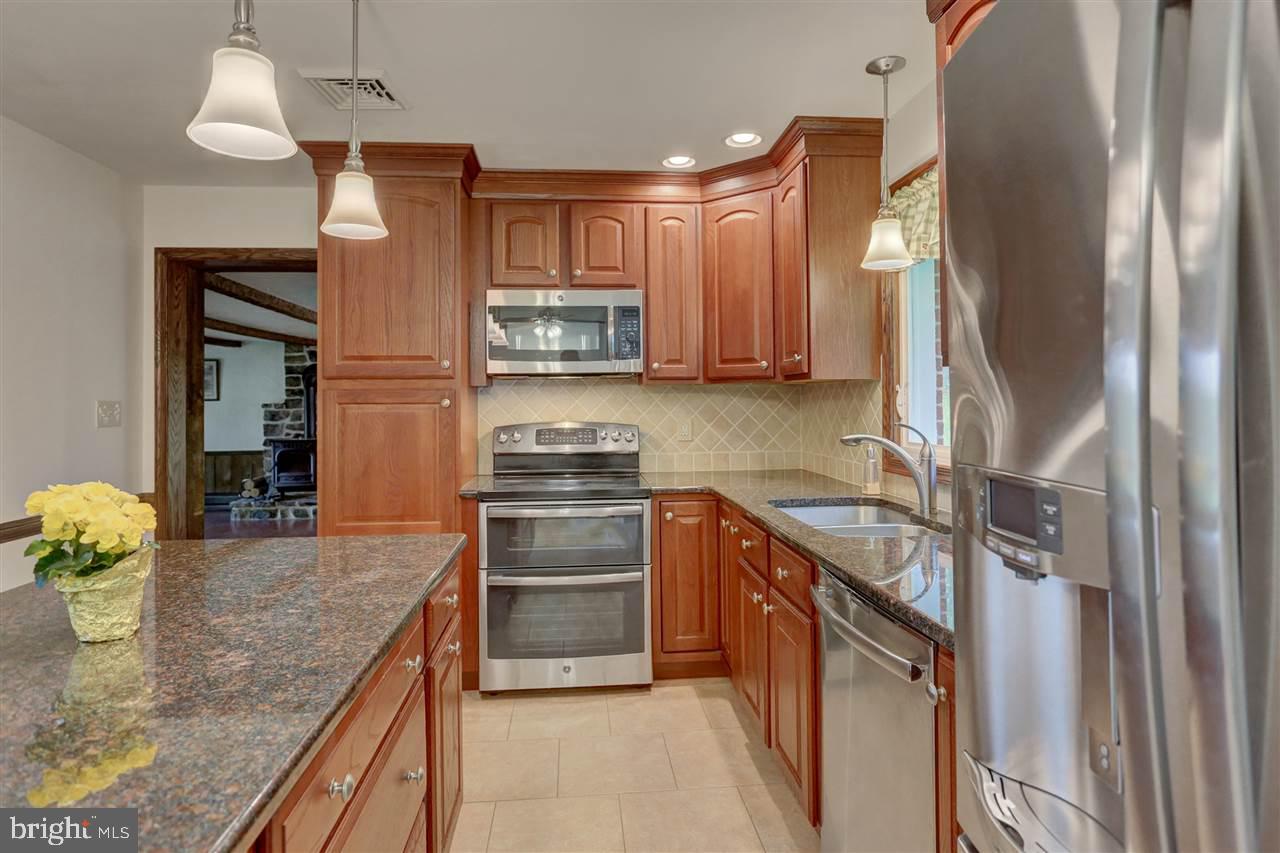 210 Rome Drive Newport, PA 17074 - Photo 4 of 25 Gallery Image 4