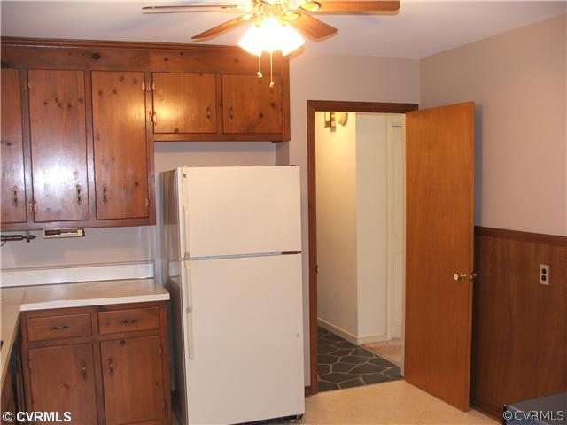 7901 Topaz Road Henrico, VA 23228 - Photo 9 of 24 Kitchen