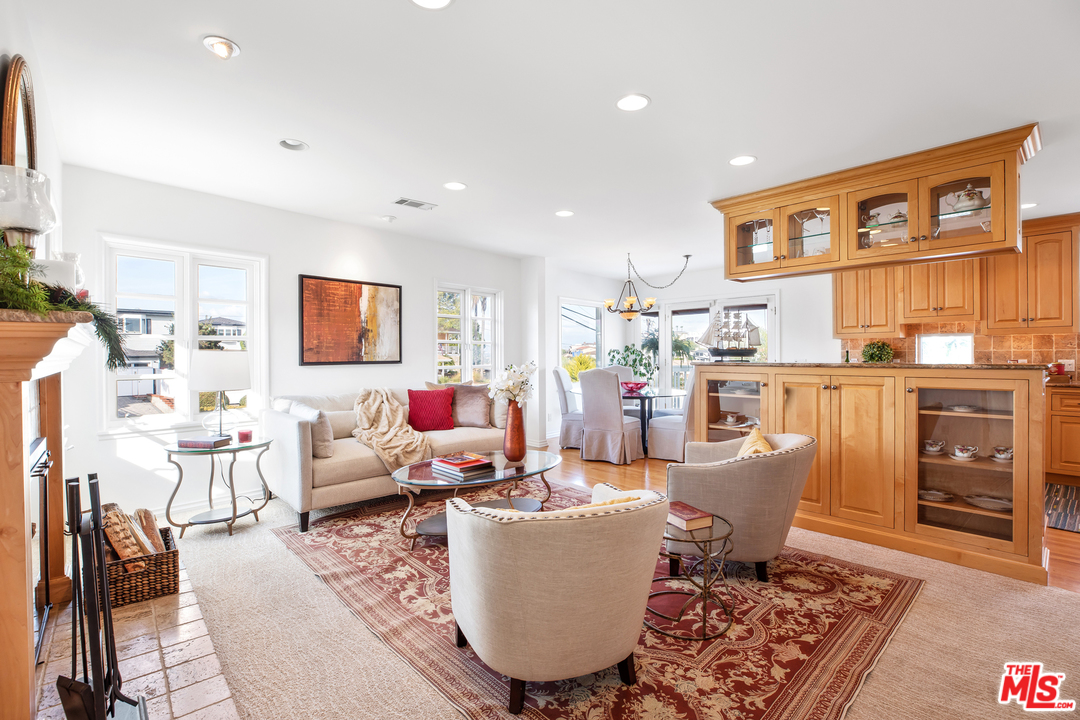 330 Rees Street Playa del Rey, CA 90293 - Photo 5 of 31