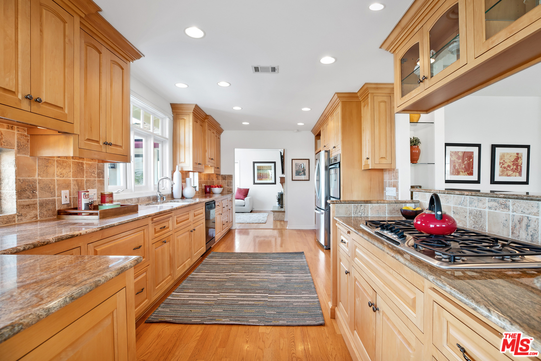 330 Rees Street Playa del Rey, CA 90293 - Photo 6 of 31