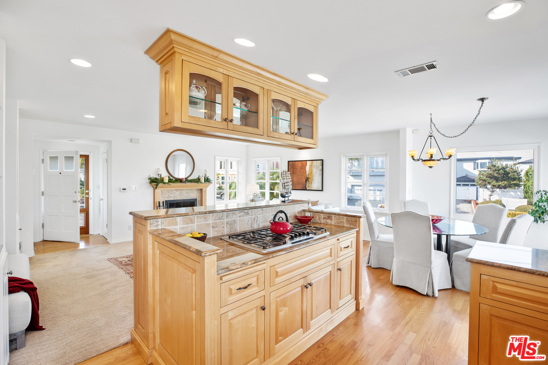 330 Rees Street Playa del Rey, CA 90293 - Photo 8 of 31