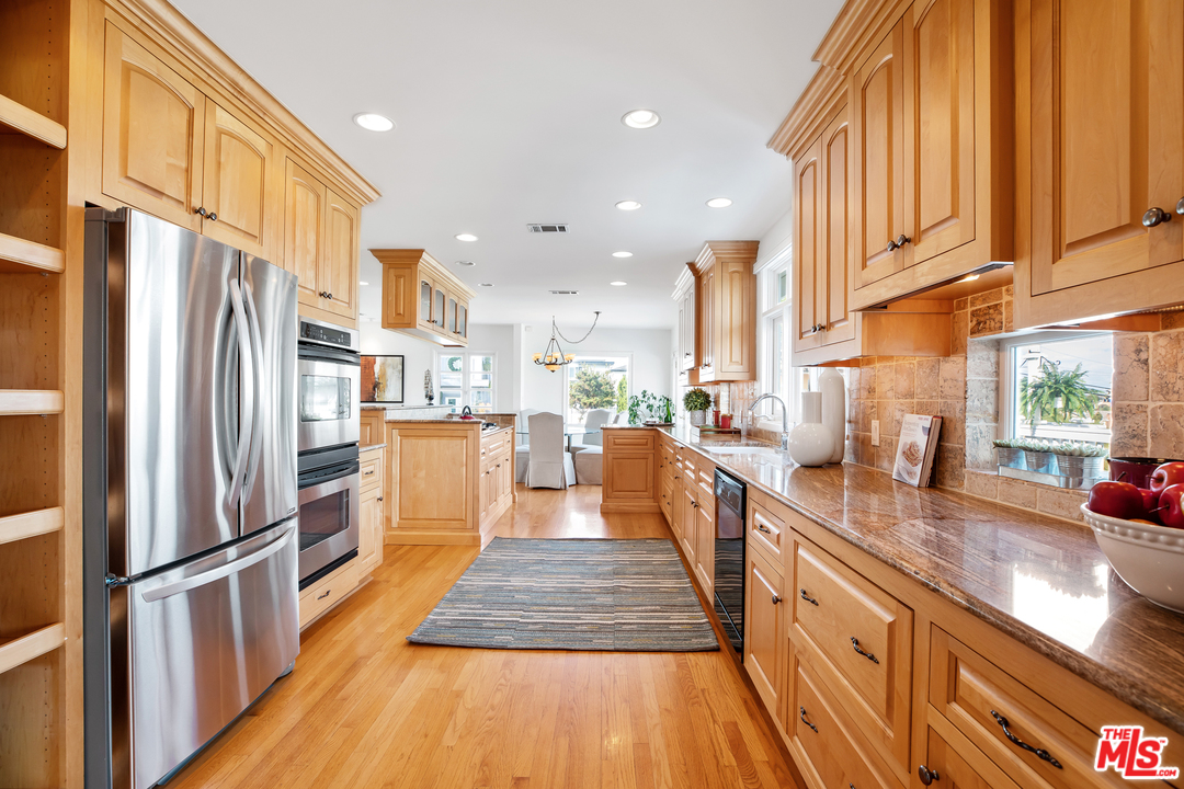 330 Rees Street Playa del Rey, CA 90293 - Photo 9 of 31